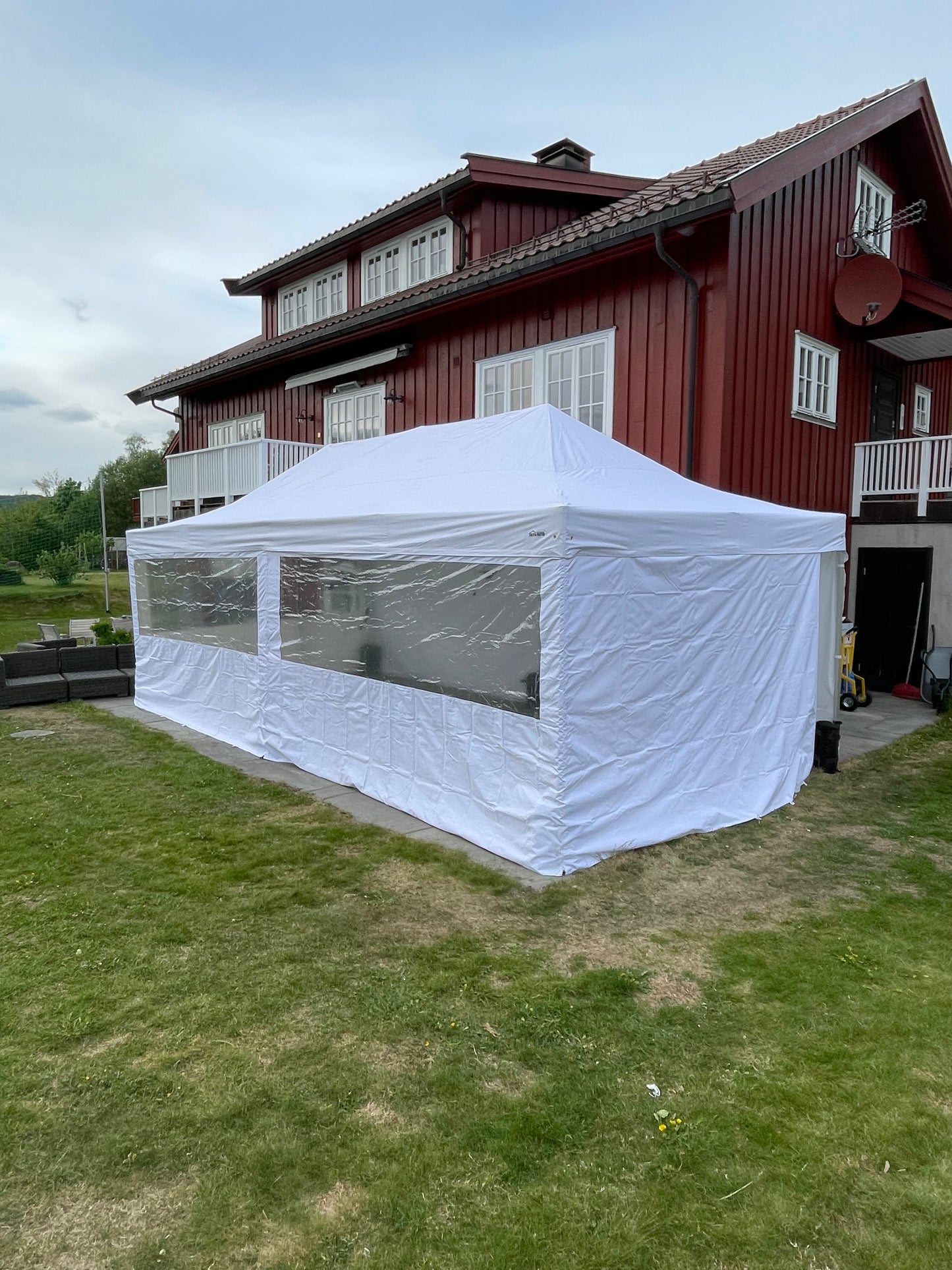4X8M Pop-Up Telt Med Vegger 32-40 Pers (Inkludert opprigg og nedrigg)