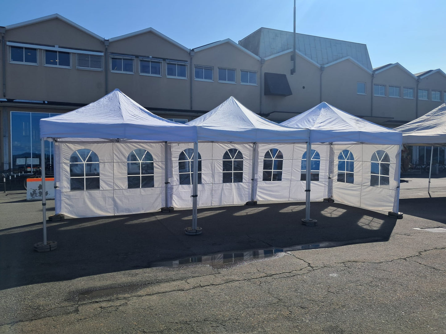3X9M Quick-Up Telt Med Vegger 24-30 Pers (Inkludert opprigg og nedrigg)